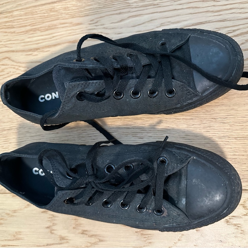 Converse Black Size 7.5